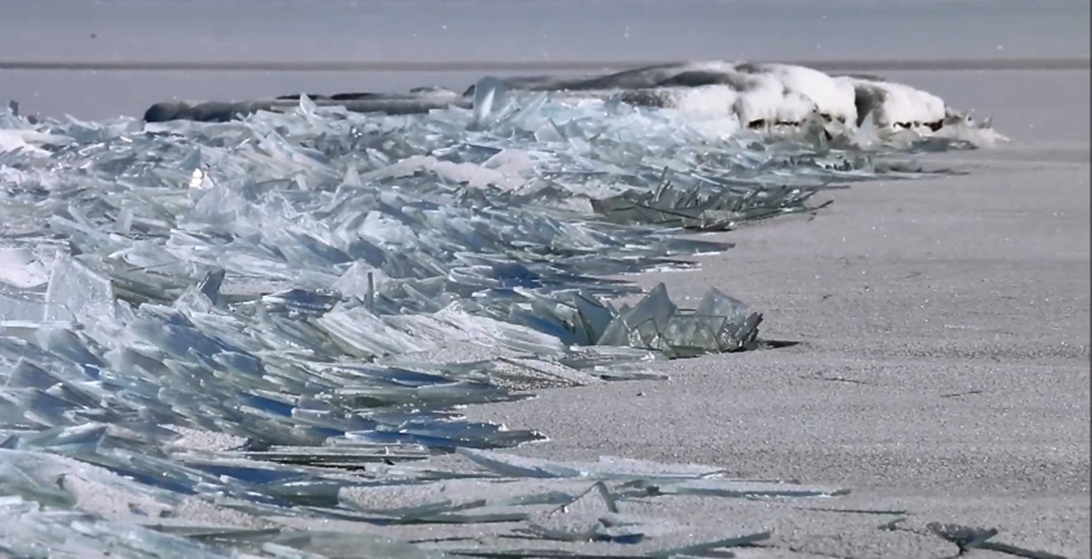  Lake Superior Ice Stacking หรือ 'ปรากฏการณ์น้ำแข็งซ้อน'